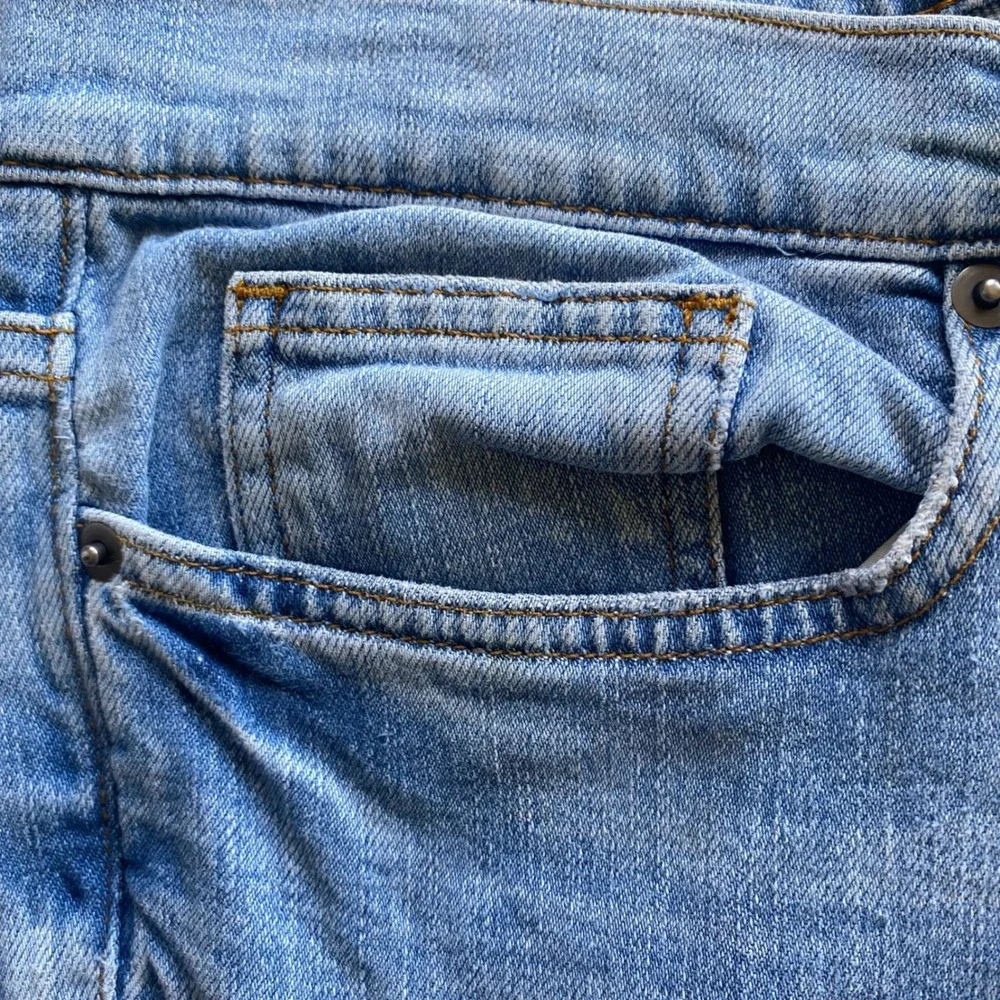 FRAME L'Homme Slim Finn Light Wash Blue Slim Fit Jeans Size 33 Lightweight Men's